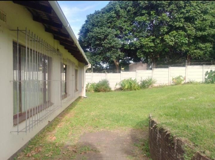 Semi Furnished - 3 Bedroom Town house in Umtentweni