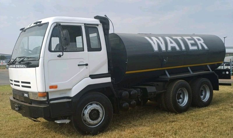 DURABLE WATER TANKER UP FOR GRABS !!
