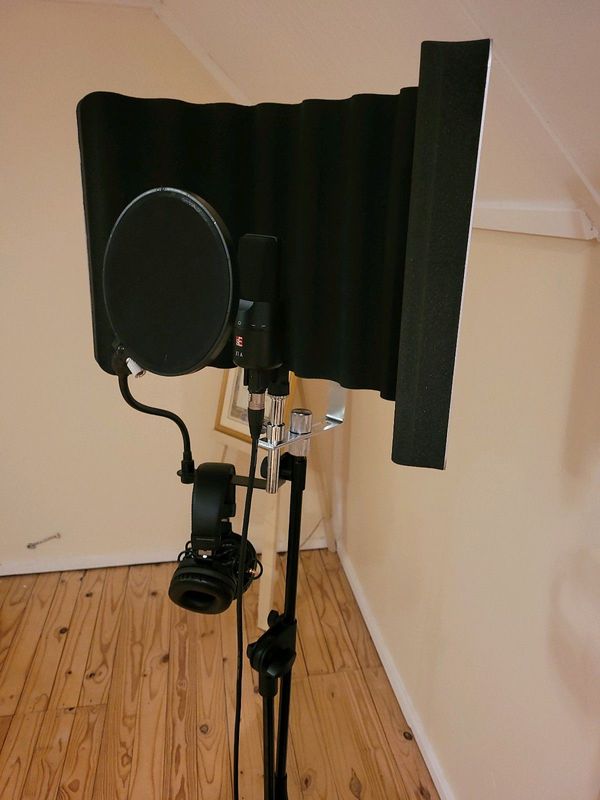 Complete professional home recording studio setup R5000
