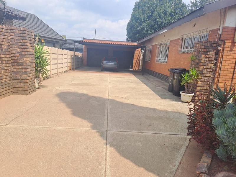 Charming 3 Bedroom House with Endless Potential in Boksburg South