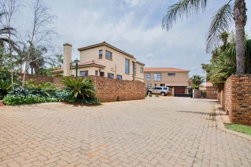 Large executive house in Glen Marais. Secure area to make it your home now. Available for viewing...