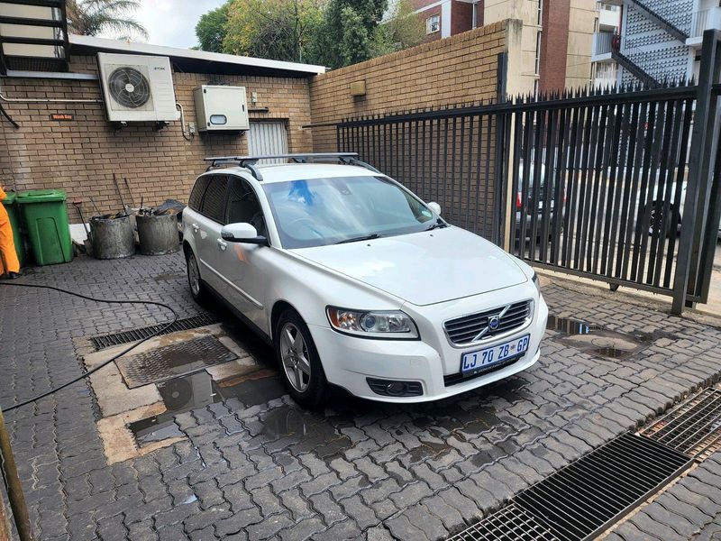 Clean Volvo V50 2.0 Diesel Automatic For Sale