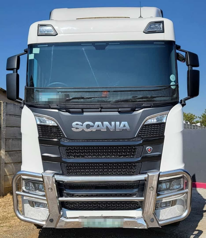 BE A PRO IN THE ROAD WITH A SCANIA