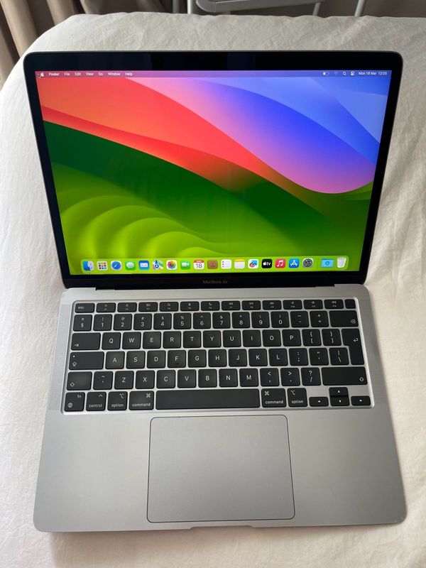 2019 MacBook Air Core i5 (8GB, 256GB)