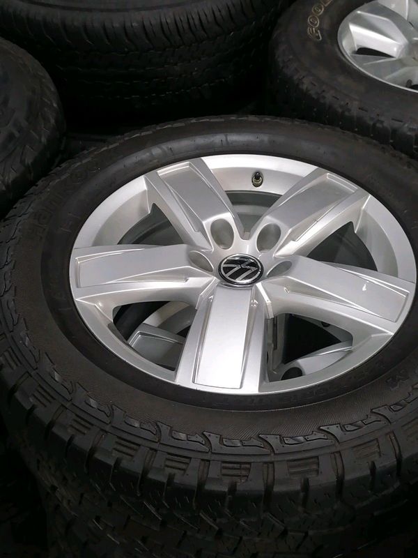 Volkswagen Amarock 18inch Mag Rims (WITH USED TYRES)