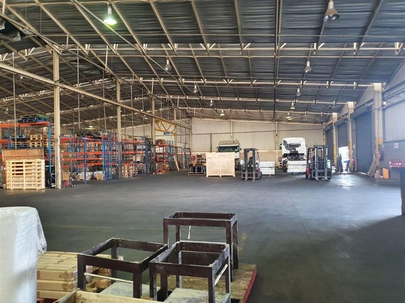 3400m² Industrial To Let in Spartan at R45.00 per m²