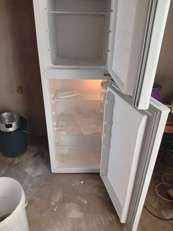 Kic standing top freezer white fridge