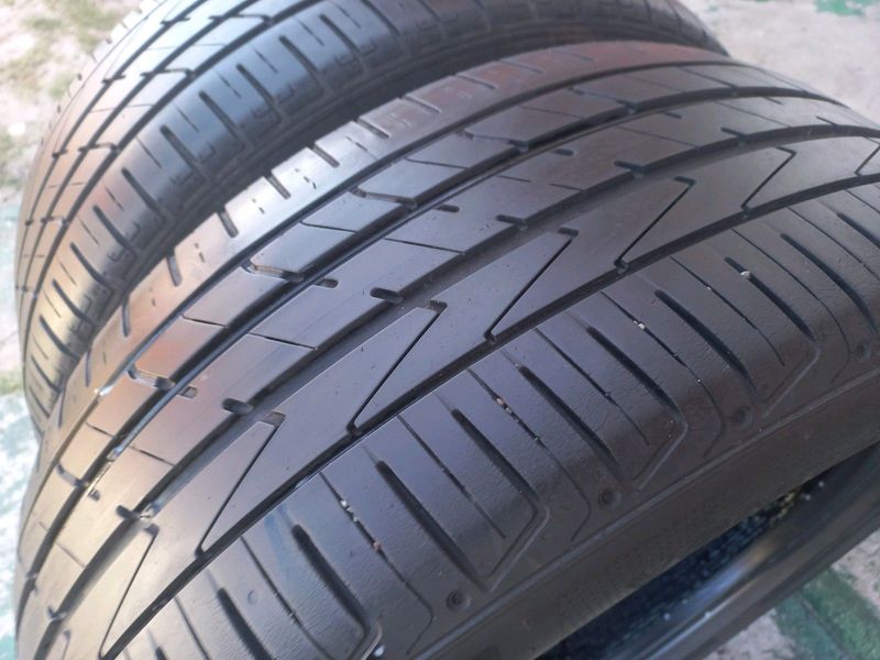 2 × 235/55R18 hankook tyres for sale