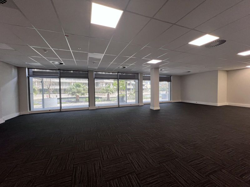 296m² Office To Let in Foreshore