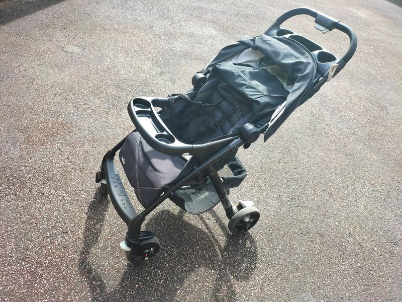 Baby Car Seat, Click Base &amp; Pram (Joie Muze LX Travel System)