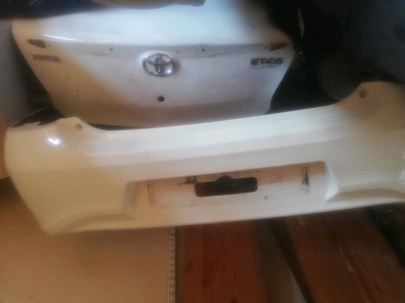 Toyota etios sprint 2nd hand back bumper and bout lid