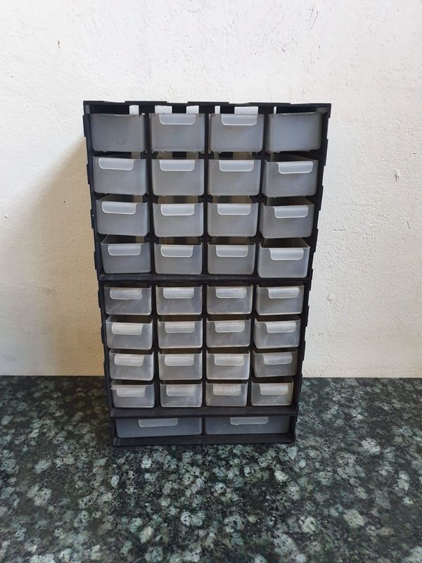 BOLT AND NUT STORAGE CABINET