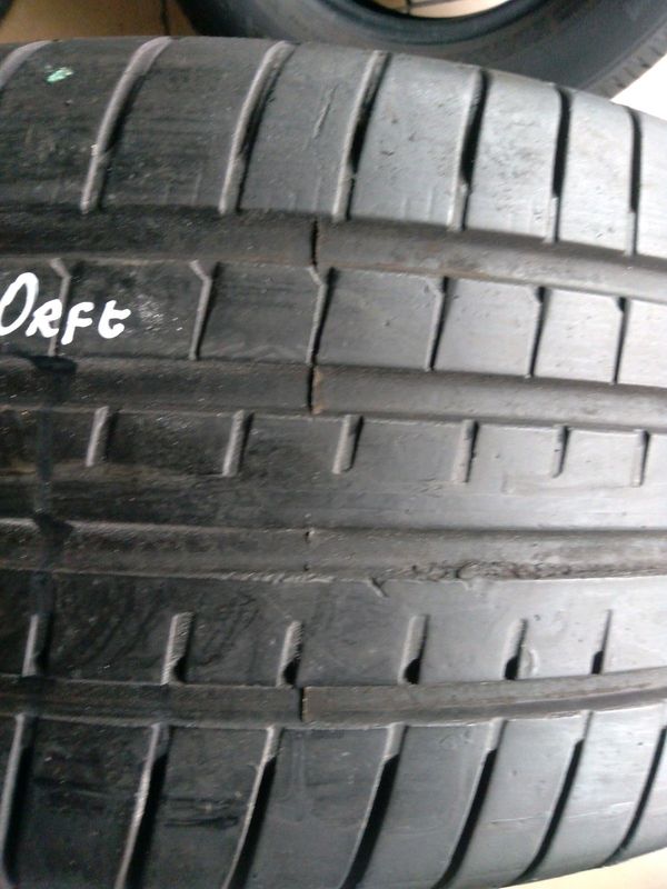 1x 315/35/20 run flat Bridgestone tyre