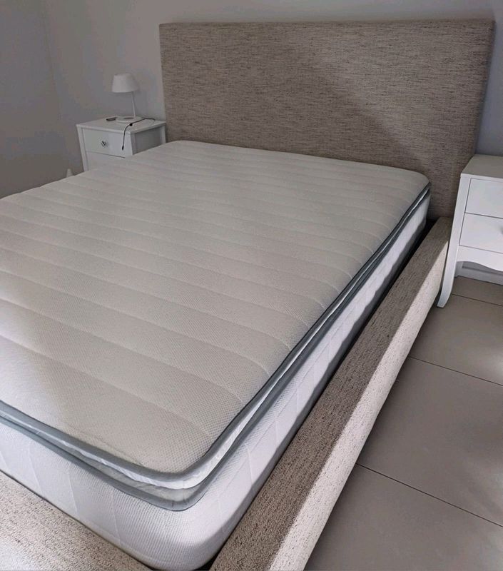 A messaging mattress and bed 