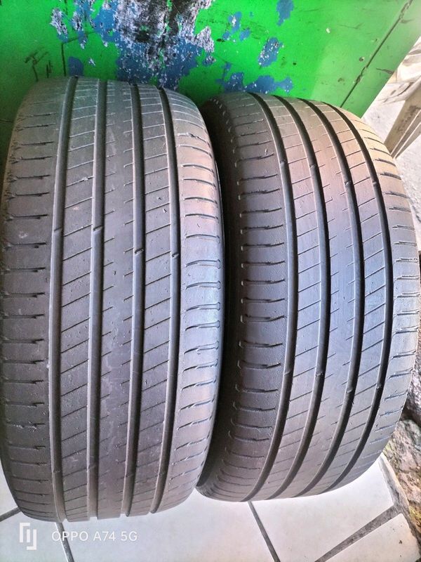 2x 255/45/20 Michelin latitudes Sport 3