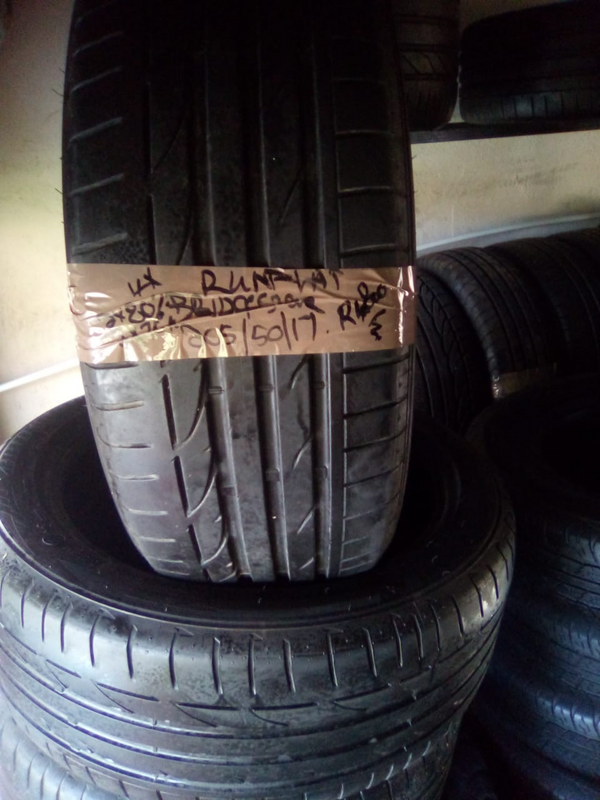 Set of 4 Bridgestone Potenza Runflat tyres 205/50/17 2x85% 2x70%