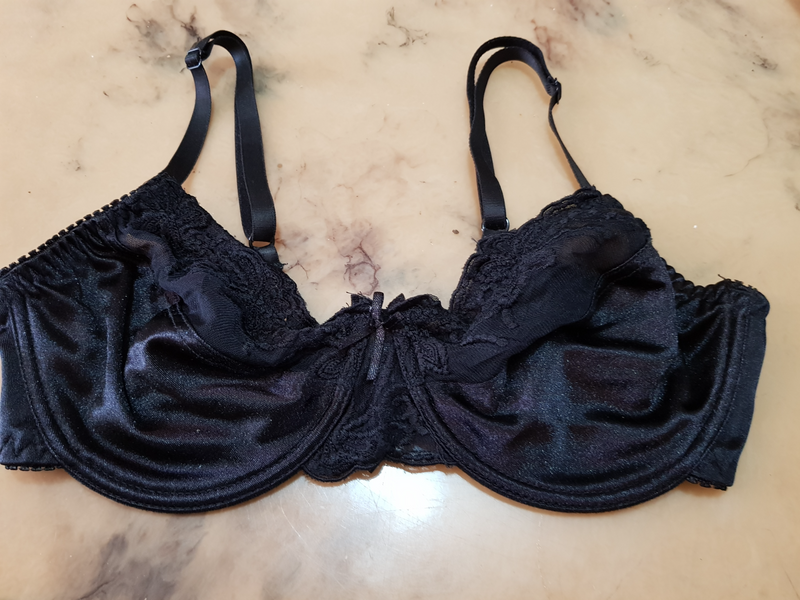Lace underwire bra 36C black not padded Shelly
