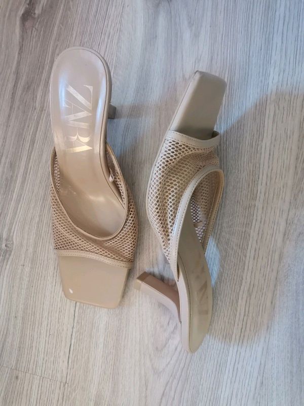 Zara - sexy feet midi heel