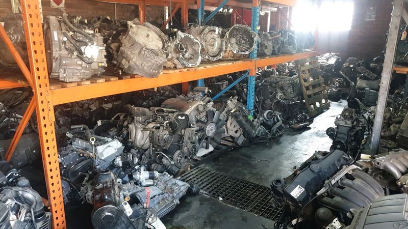 Local and import engines and gearboxes on sale
