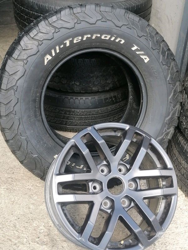 Ford Raptor 17inch Mag Rim (WITH USED TYRE)