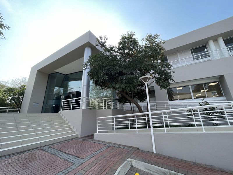 2284m² Commercial To Let in Woodmead at R130.00 per m²