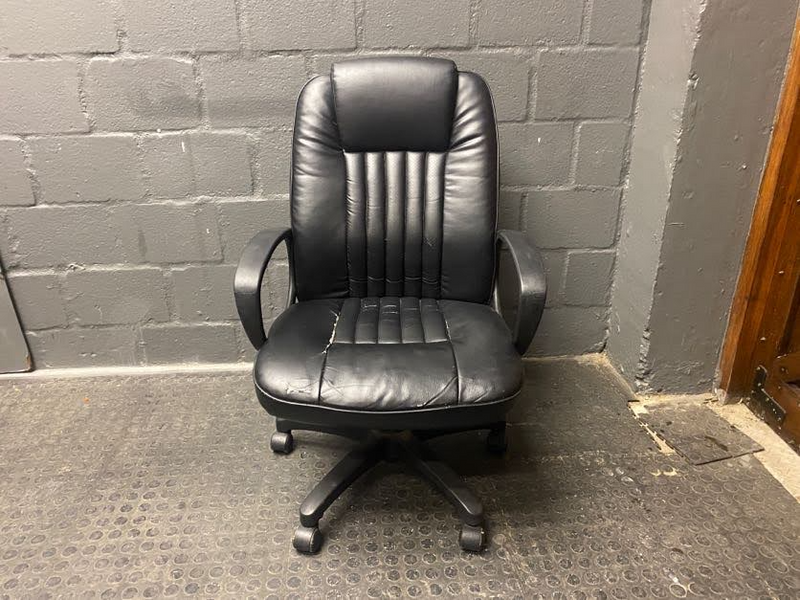 Leather Office Chair (Hydraulic Not Working) -REDUCED-