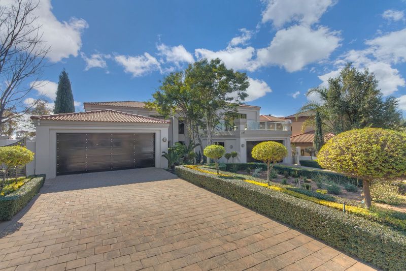 STUNNING FOUR-BEDROOM DOUBLE STOREY CLUSTER IN BLUE VALLEY GOLF ESTATE