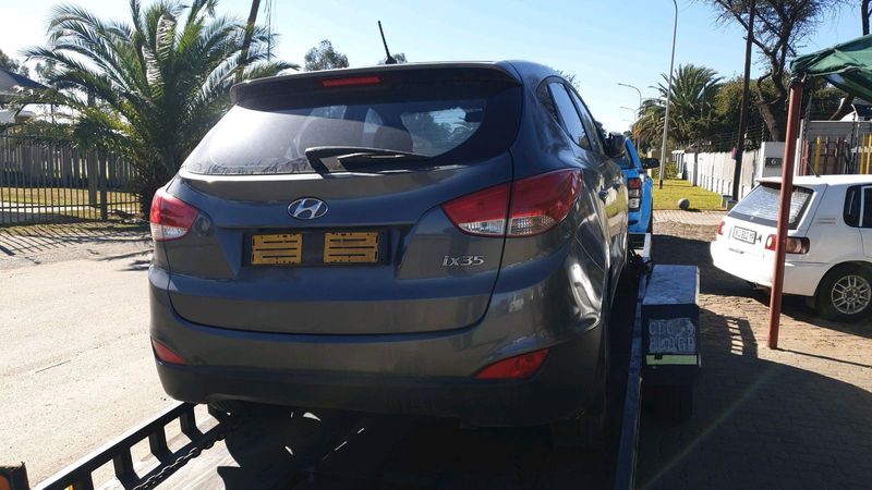 Hyundai ix35 2.0 16v 4x2 manual stripping for spares