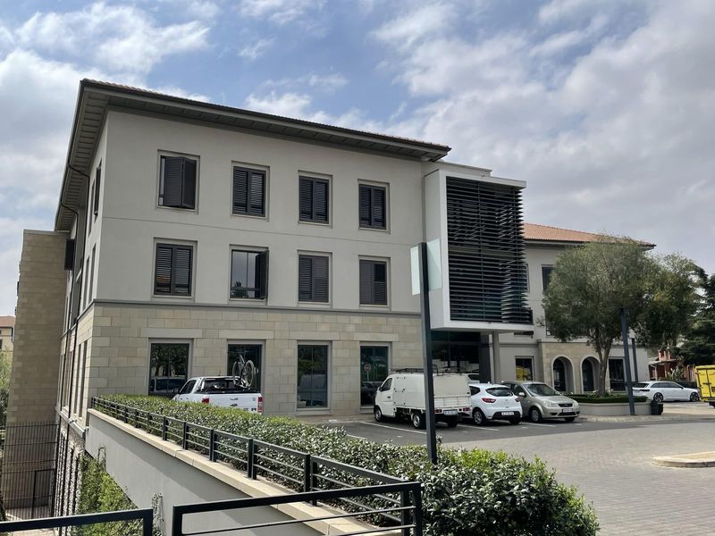330m² Commercial To Let in Fourways at R210.75 per m²