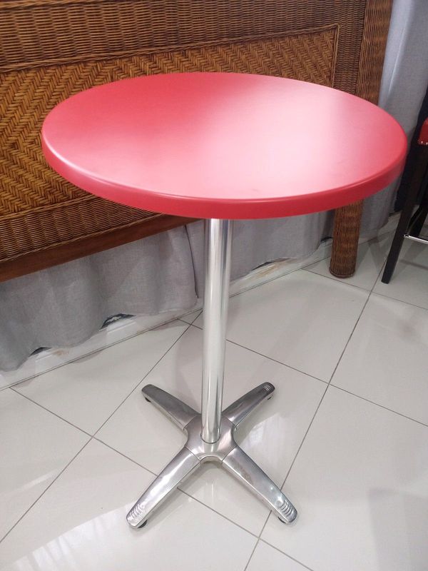 Werzalit Cocktail table and bar chair/stool