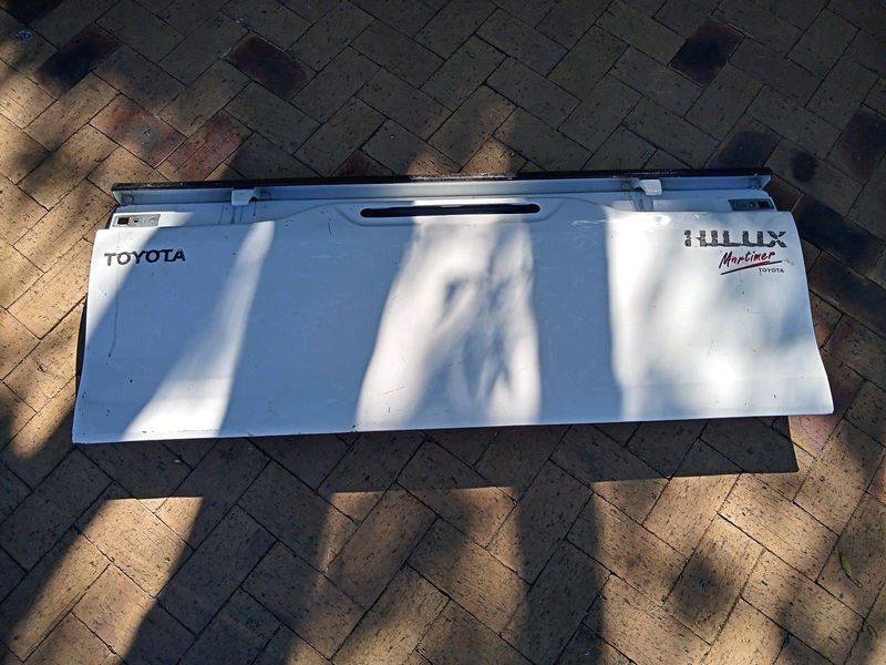 Toyota Hilux tail gate