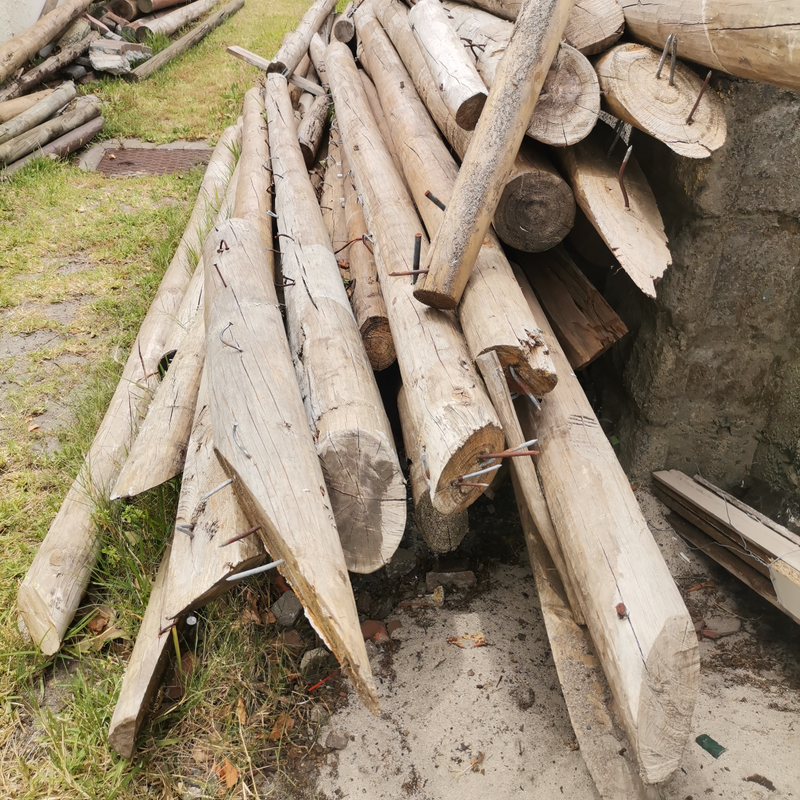 1.5 - 2.5m Used Pine Poles For Sale