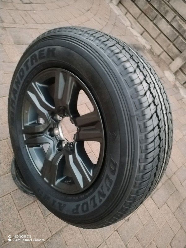 ONE 17Inch TOYOTA FORTUNA Magrim &amp; DUNLOP GRAND TREK Tyre 265 /65R17 On Sale.