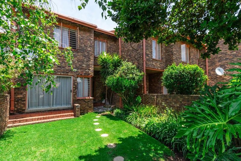 Townhouse For Sale in Sandton