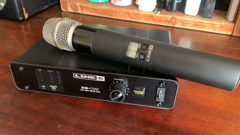 Line 6 XD-V55 cordless mic
