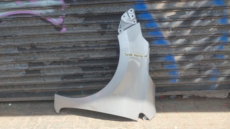 Iam selling the leftside fender for Toyota prestige