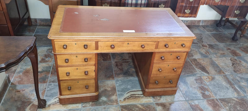 Victorian Leather-top Mahogany Desk