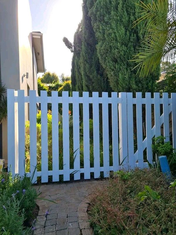 Picket Fence Available At Affordable PricesGatesWooden Fencing0️⃣7️⃣6️⃣9️⃣9️⃣9️⃣9️⃣0️⃣0️⃣5️⃣