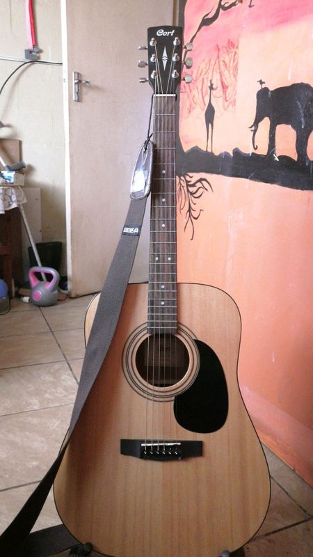 Cort Acoustic Guitar AD8 10 with stand &amp; Bag