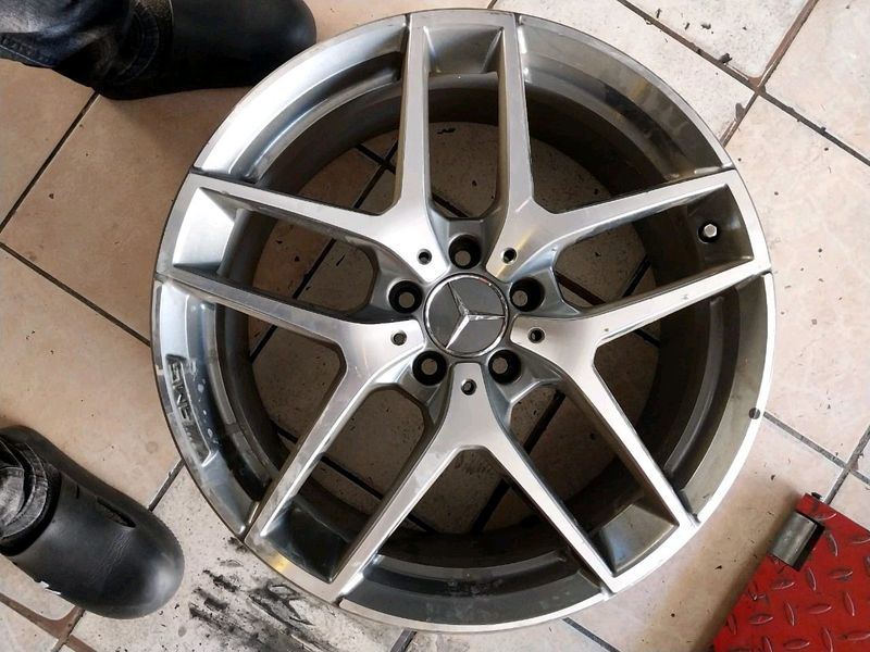 Single rim 19inch AmG mercedes original rim available