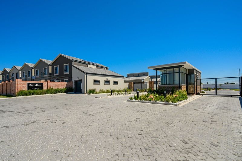 4 Bedroom townhouse-villa in Port Elizabeth For Sale