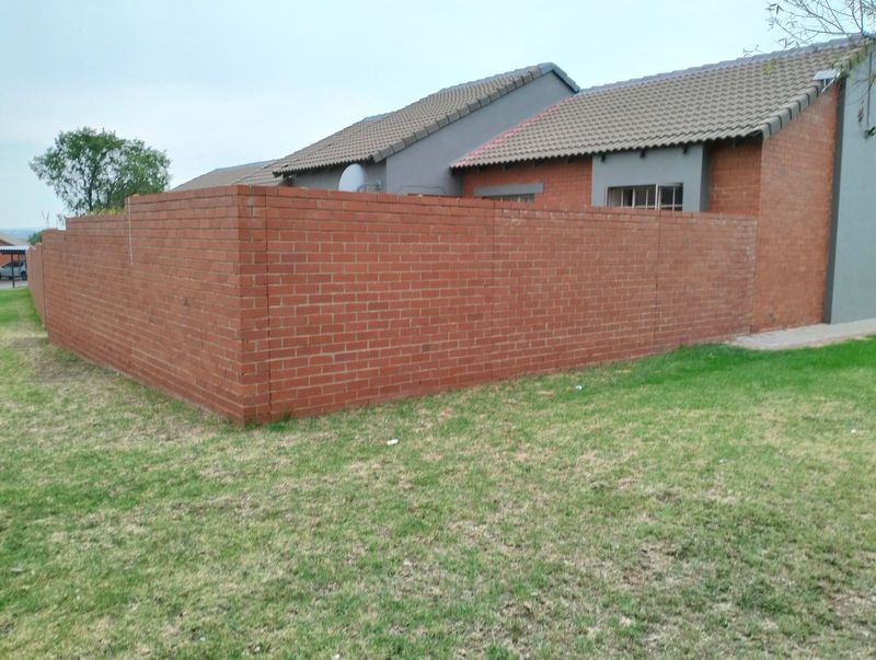 Property for sale in Centurion, Monavoni