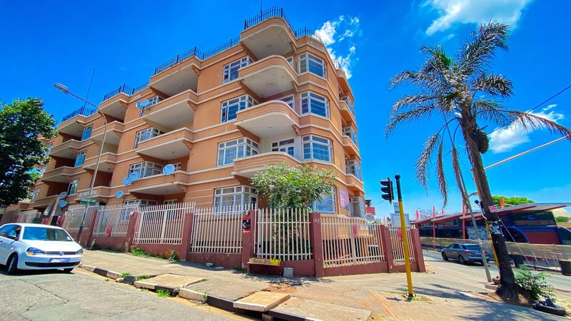 2 Bedroom Apartment to Let in Yeoville
