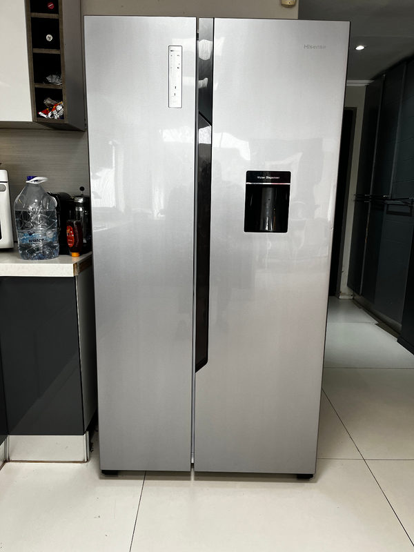 HISENSE  Side by Side Fridge with water disenser