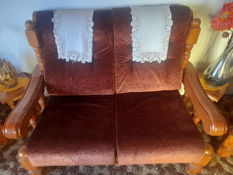 6 Seater Yellow Wood/Beechwood Lounge Suite