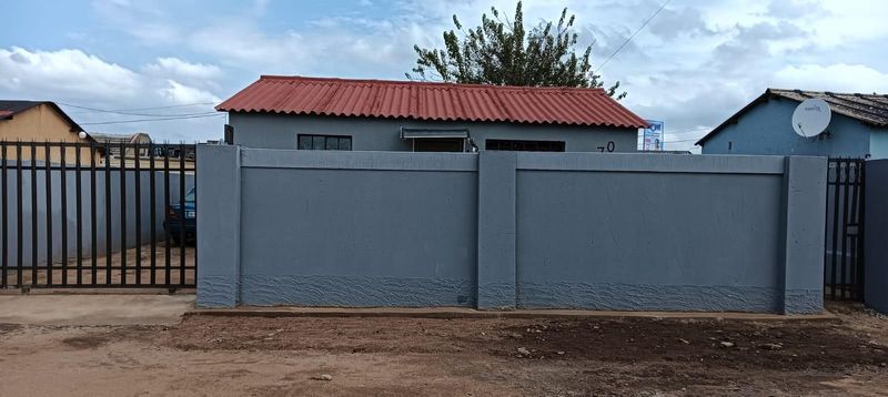 2 Bedroom House To Rent In Dobsonville (Deposit &amp; Admin Fee Required)