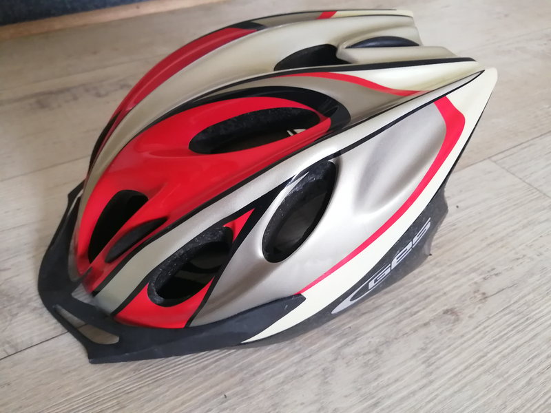 GES Axion Mountain bike helmet (Great condition) R200