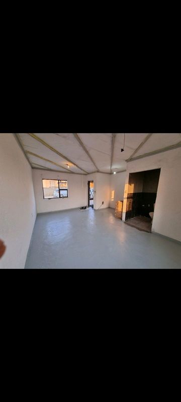 Bachelor apartment in Lenasia South