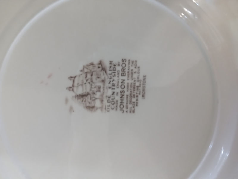 JOHNSON BROS. OLDE ENGLISH COUNTRY SIDE PORCELAIN R55
