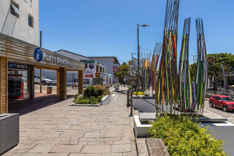 200m² Business For Sale in Plettenberg Bay Central